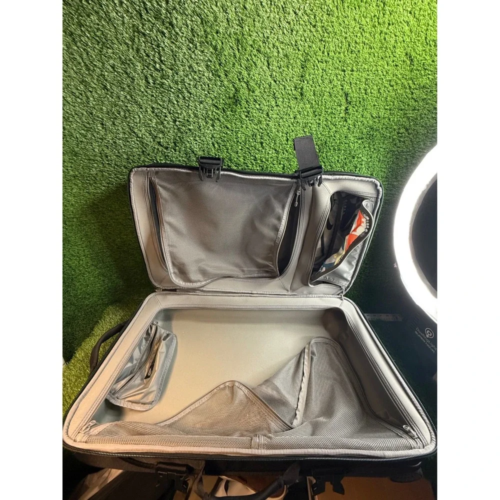 Nike‎ FIFTYONE49 Cabin Roller Bag Wheeled Suitcase Luggage Black 26